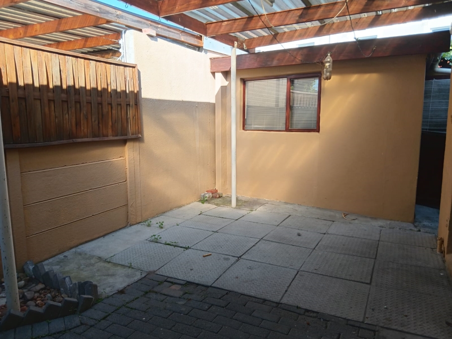 To Let 2 Bedroom Property for Rent in Diep River Western Cape